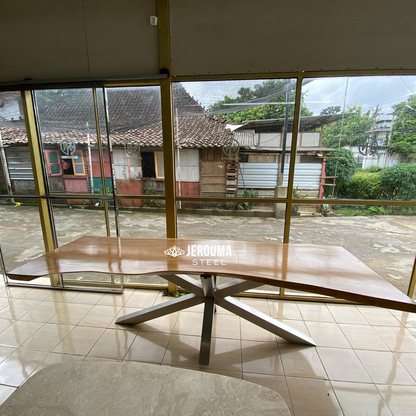 Meja makan kaki stainless steel top table kayu trembesi - Jerouma Living