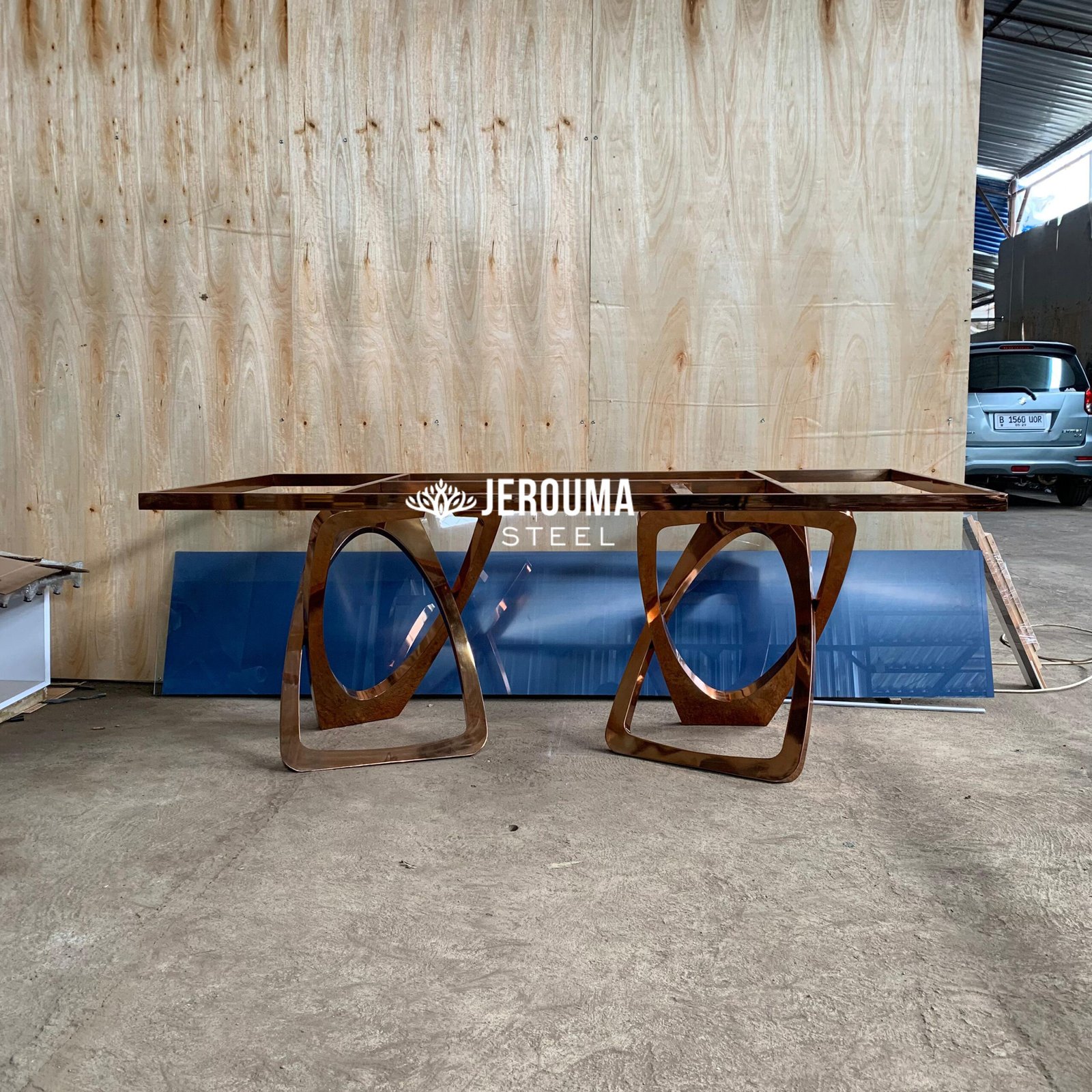 Meja Makan loop Elegan Stainless Steel