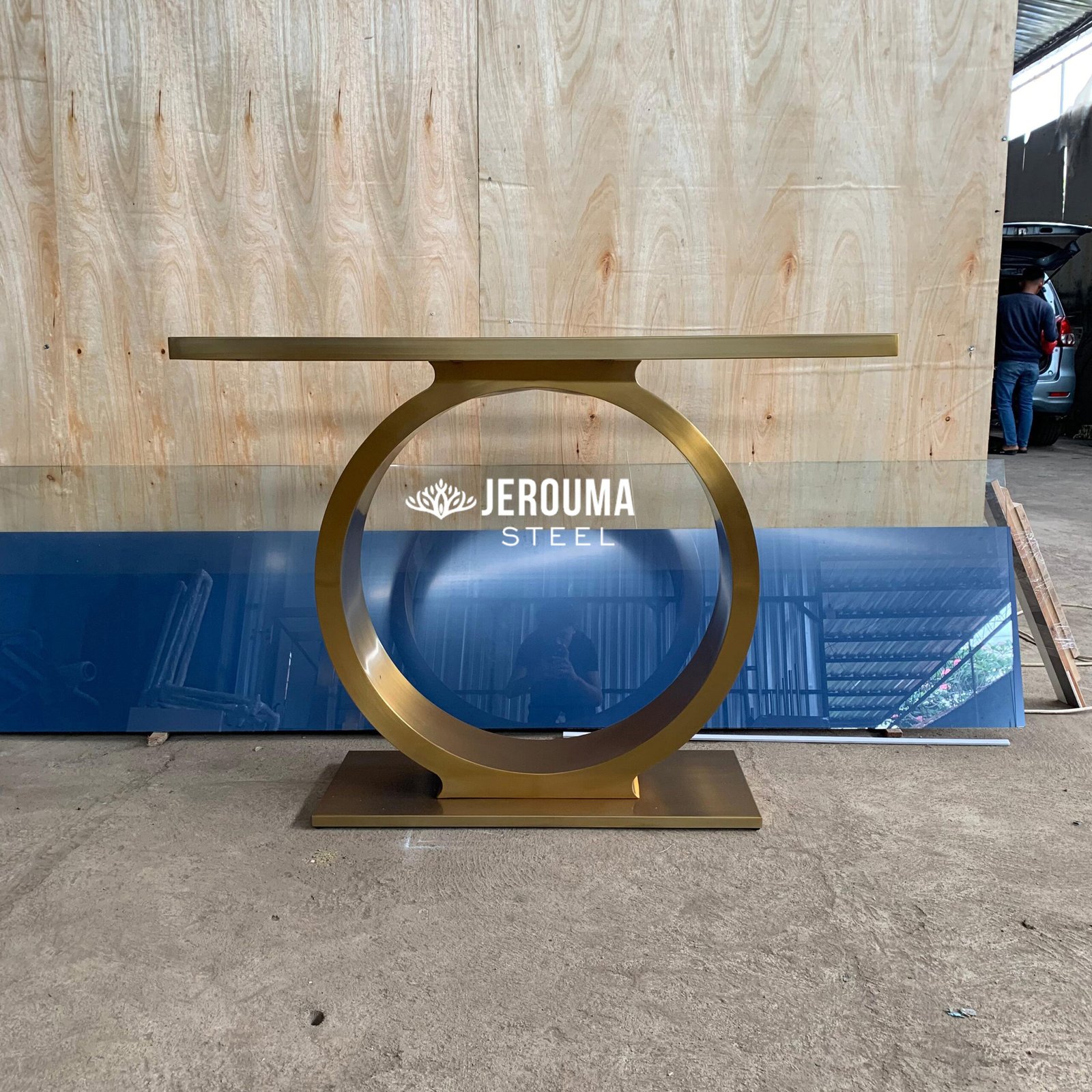 Meja Konsul Model Ring Stainless Steel Interior Jepara