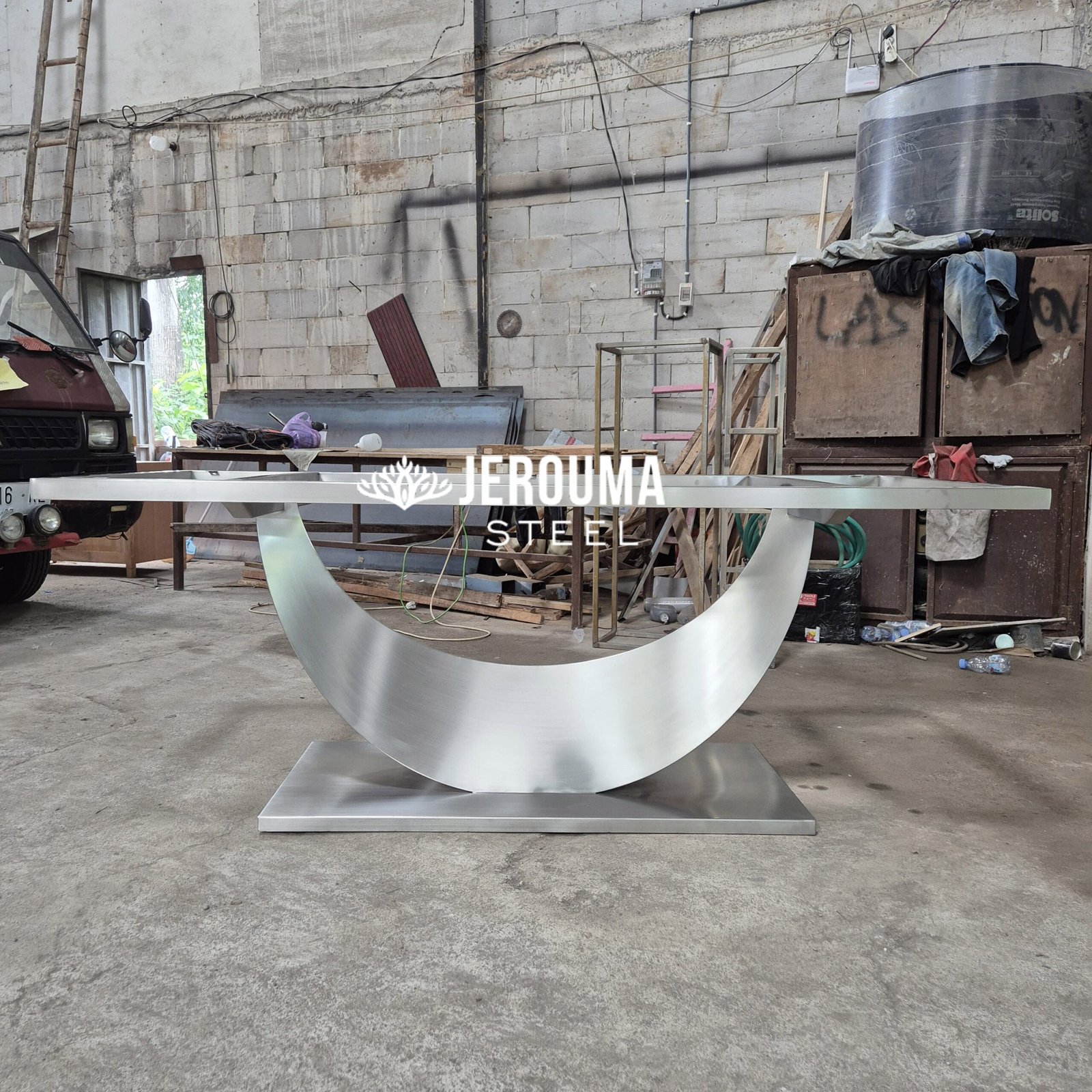 Meja Console model Half Moon Stainless Steel