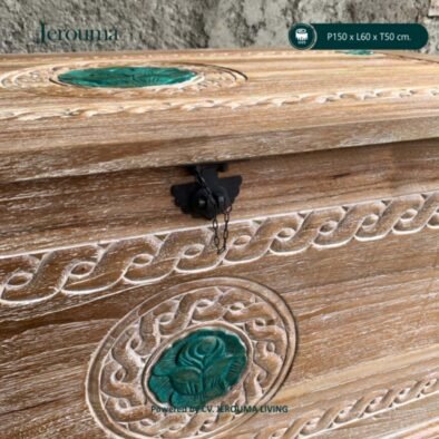 Peti Kayu Ukir Vintage 150 cm – Storage Box Kayu Dekoratif
