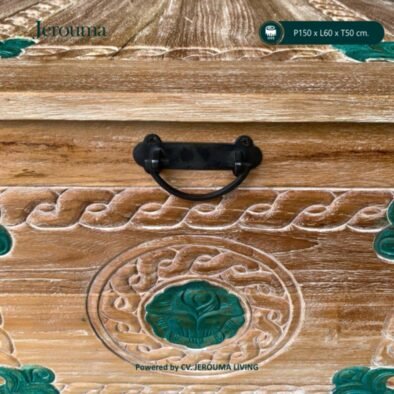 Peti Kayu Ukir Vintage 150 cm – Storage Box Kayu Dekoratif