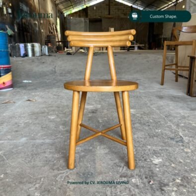 Kursi Kayu Minimalis Custom – Kursi Makan Kayu Solid dengan Sandaran Unik