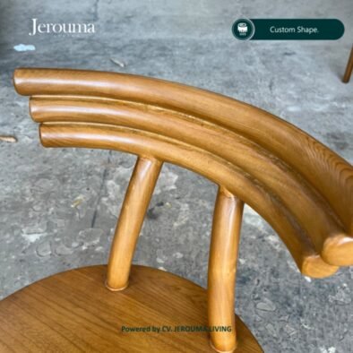 Kursi Kayu Minimalis Custom – Kursi Makan Kayu Solid dengan Sandaran Unik