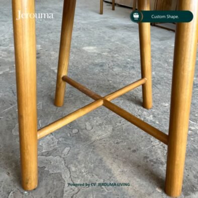 Kursi Kayu Minimalis Custom – Kursi Makan Kayu Solid dengan Sandaran Unik