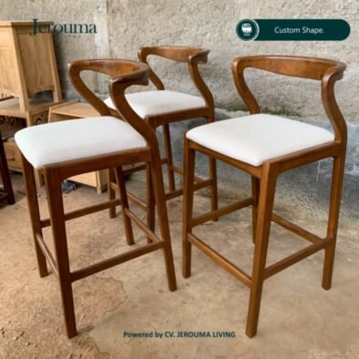Kursi Bar Kayu dengan Sandaran & Dudukan Empuk – Kursi Counter Custom | Jerouma Living