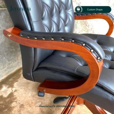 Kursi Kantor Direktur Kayu Custom – Executive Chair Kulit Elegan | Jerouma Living