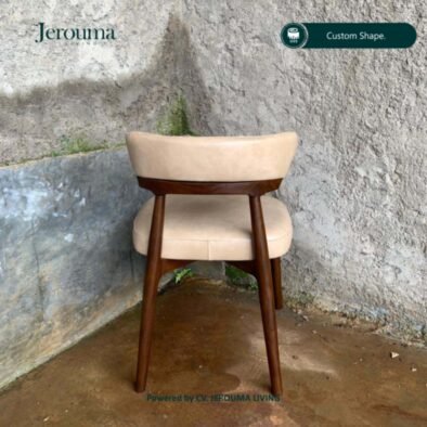 Kursi Makan Kayu Custom dengan Jok Kulit – Desain Modern Elegan | Jerouma Living