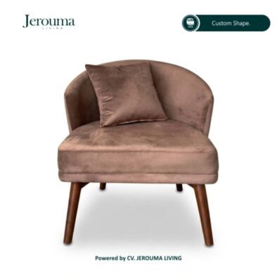 Kursi Lounge Modern dengan Kaki Kayu & Bantal – Kurs 056 | Jerouma Living