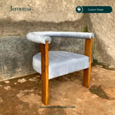 Kursi Custom Kayu Minimalis dengan Dudukan Empuk – Jerouma Living