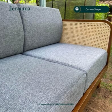 Set Kursi Tamu Minimalis Kayu Kombinasi Rotan Natural dengan Sofa Abu-Abu – Jerouma Living
