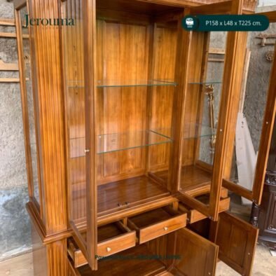 Lemari Hias Kayu Klasik 3 Pintu Kaca | Jerouma Living